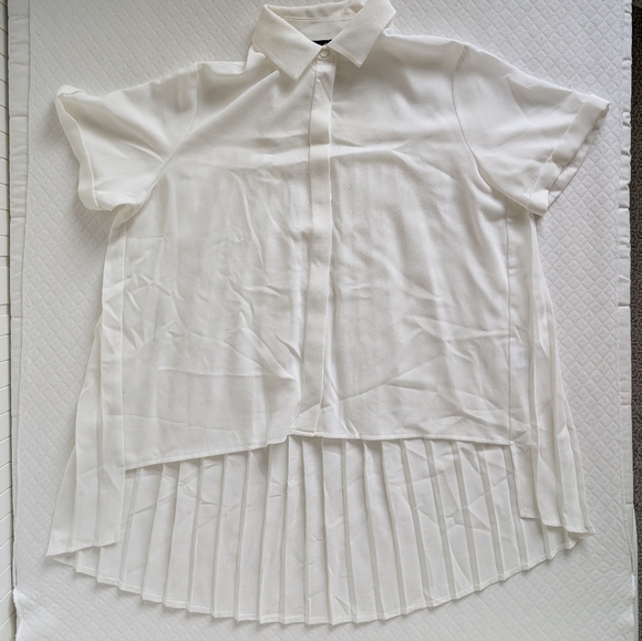 Ruti Look in the back pleated  high low white blouse button down, size XL - Picture 7 of 12
